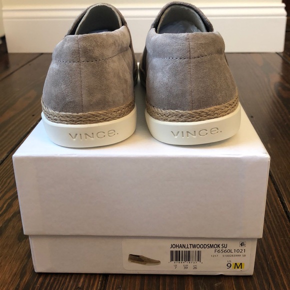 Vince Johan Sneaker, Size 9 - Picture 2 of 5